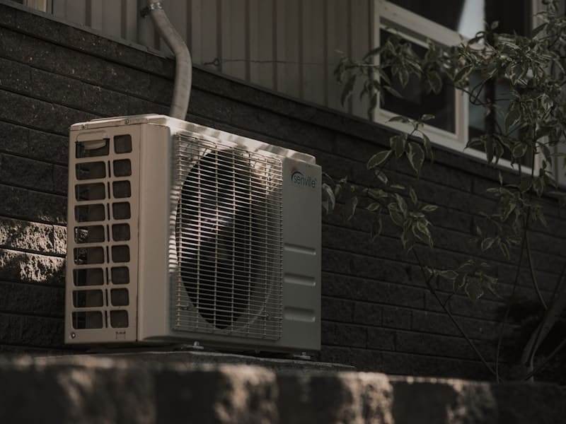 Instalação de ar condicionado split na parede